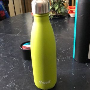 Swell hot / cold bottle 17 oz